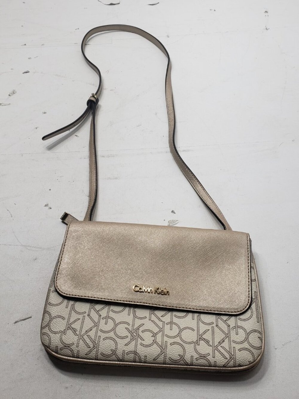 Calvin Klein Crossbody Beige With Small Brown Logo Adj Strap Purse Bag